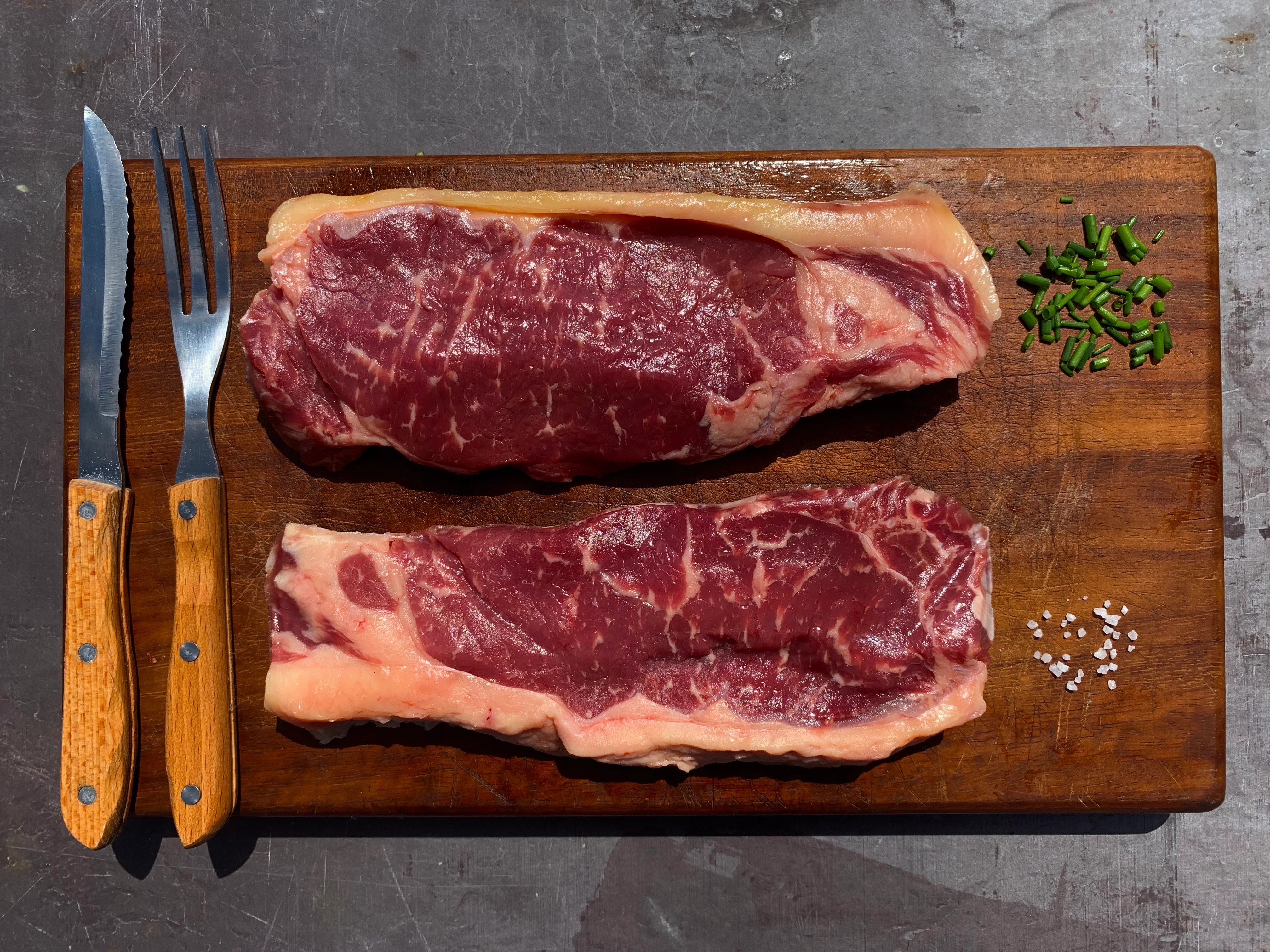 2 Sirloin Steaks